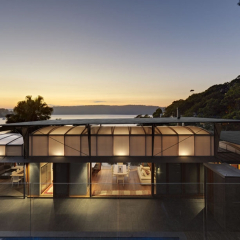 Fergus-Scott-Architects-and-Peter-Stuchbury-Architecture-for-Cliff-Face-House-2